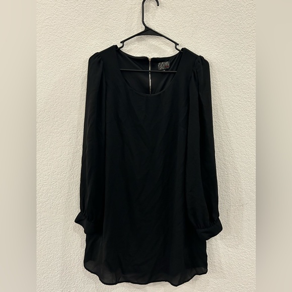 Lovely little Black Dress... XL but runs sm... - Picture 1 of 5